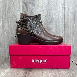 Alegria Stevee Cute Stuff Cocoa STE-796 Ankle Boots Womens Size 9 NWB